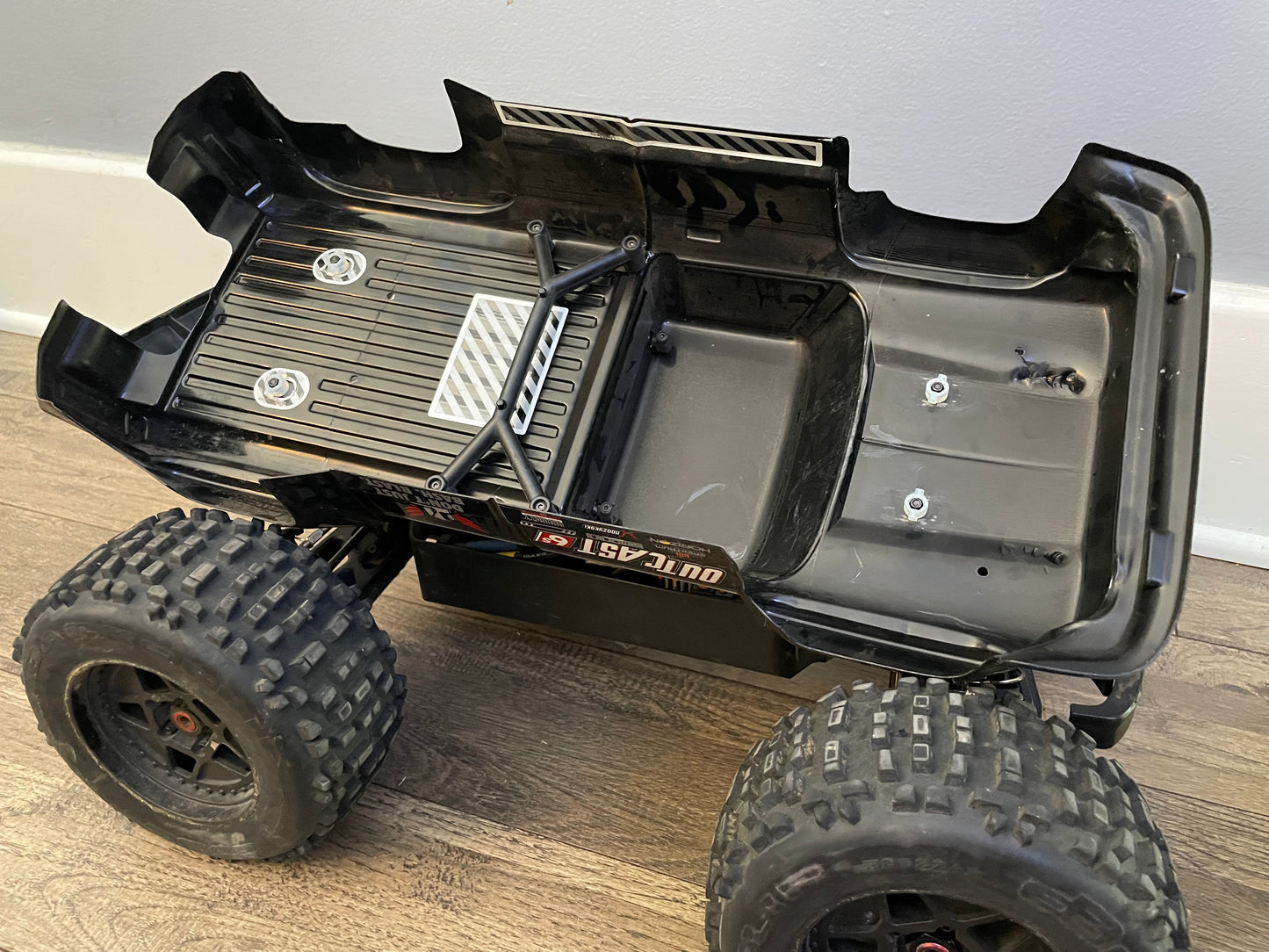 Clipless Body Mounts for Arrma Outcast/Notorious 6S