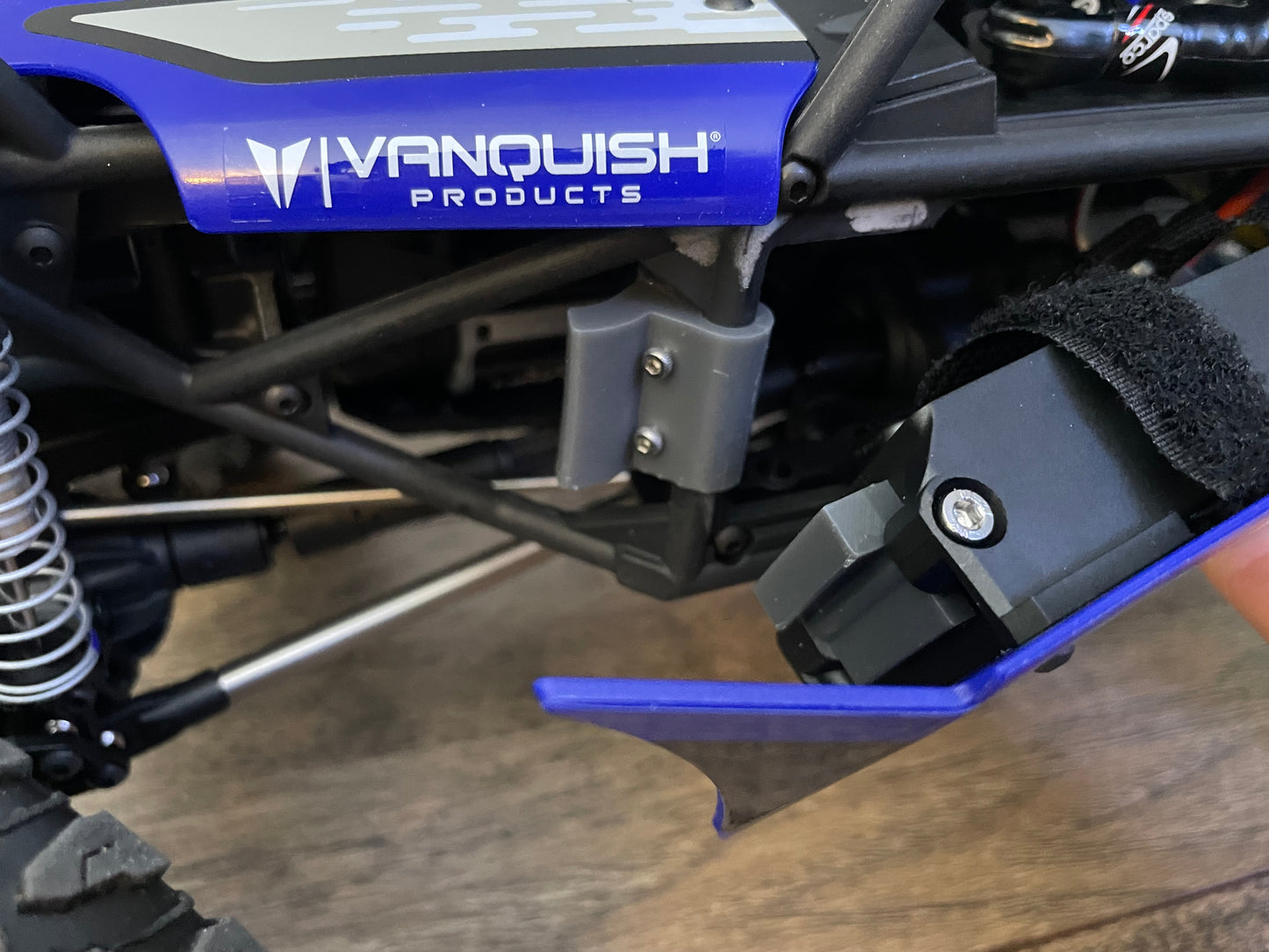 Clipless Battery Door Latch for Vanquish H10 Optic