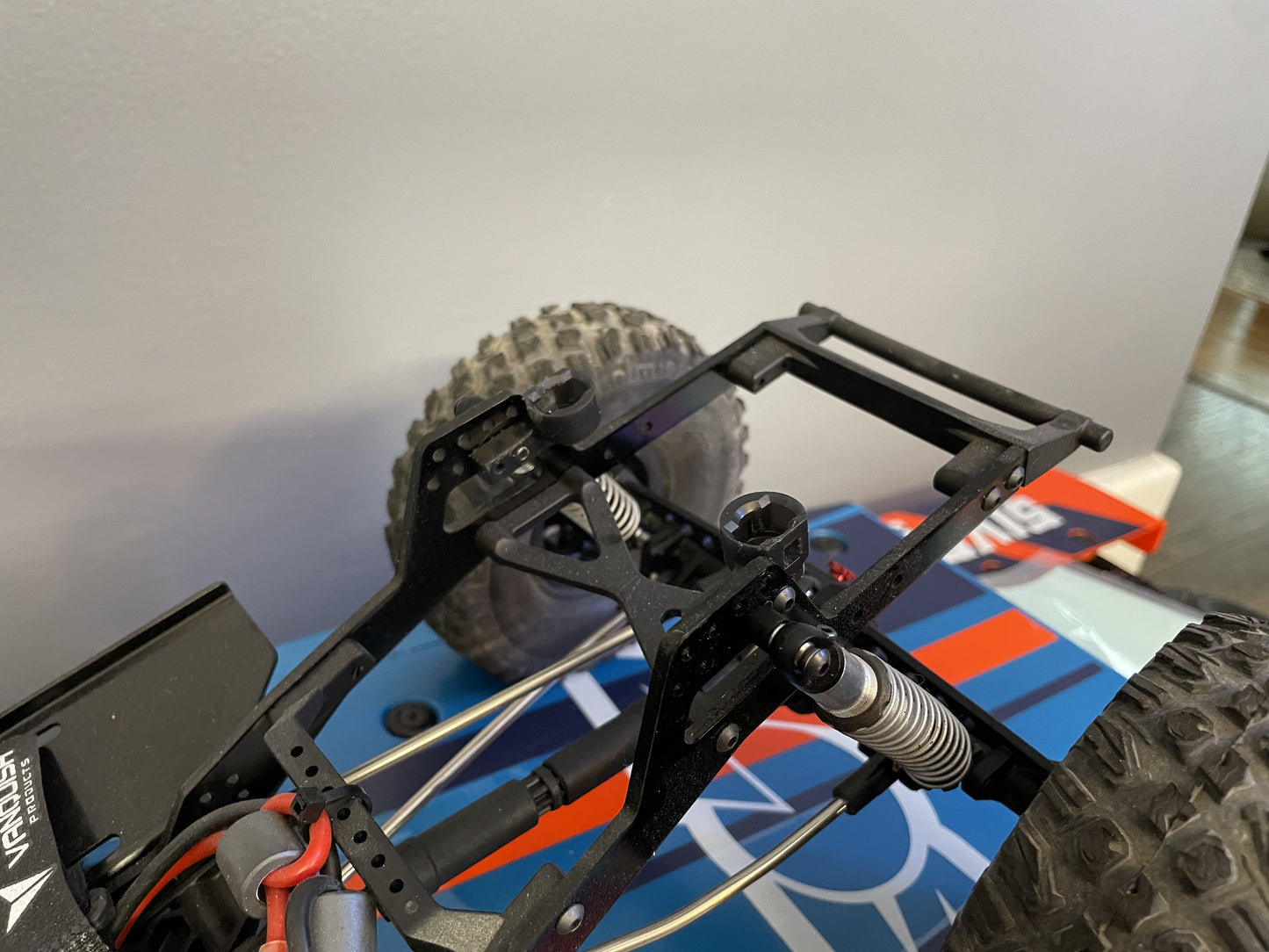 V3 Clipless Body Mounts for Vanquish VRD Stance/Carbon