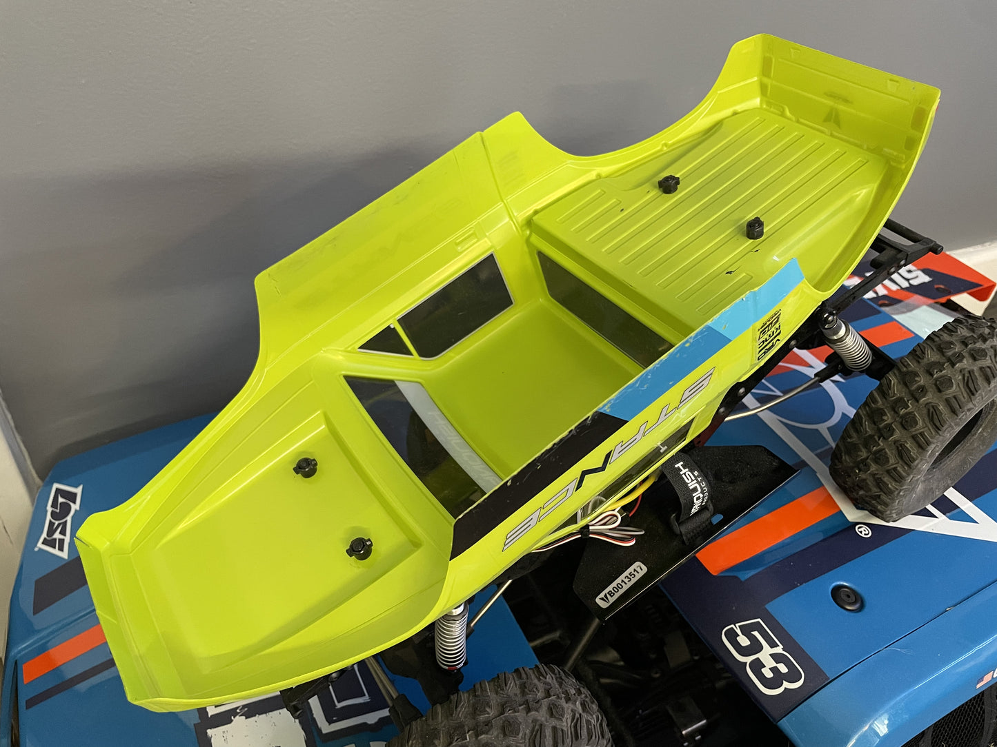 V3 Clipless Body Mounts for Vanquish VRD Stance/Carbon